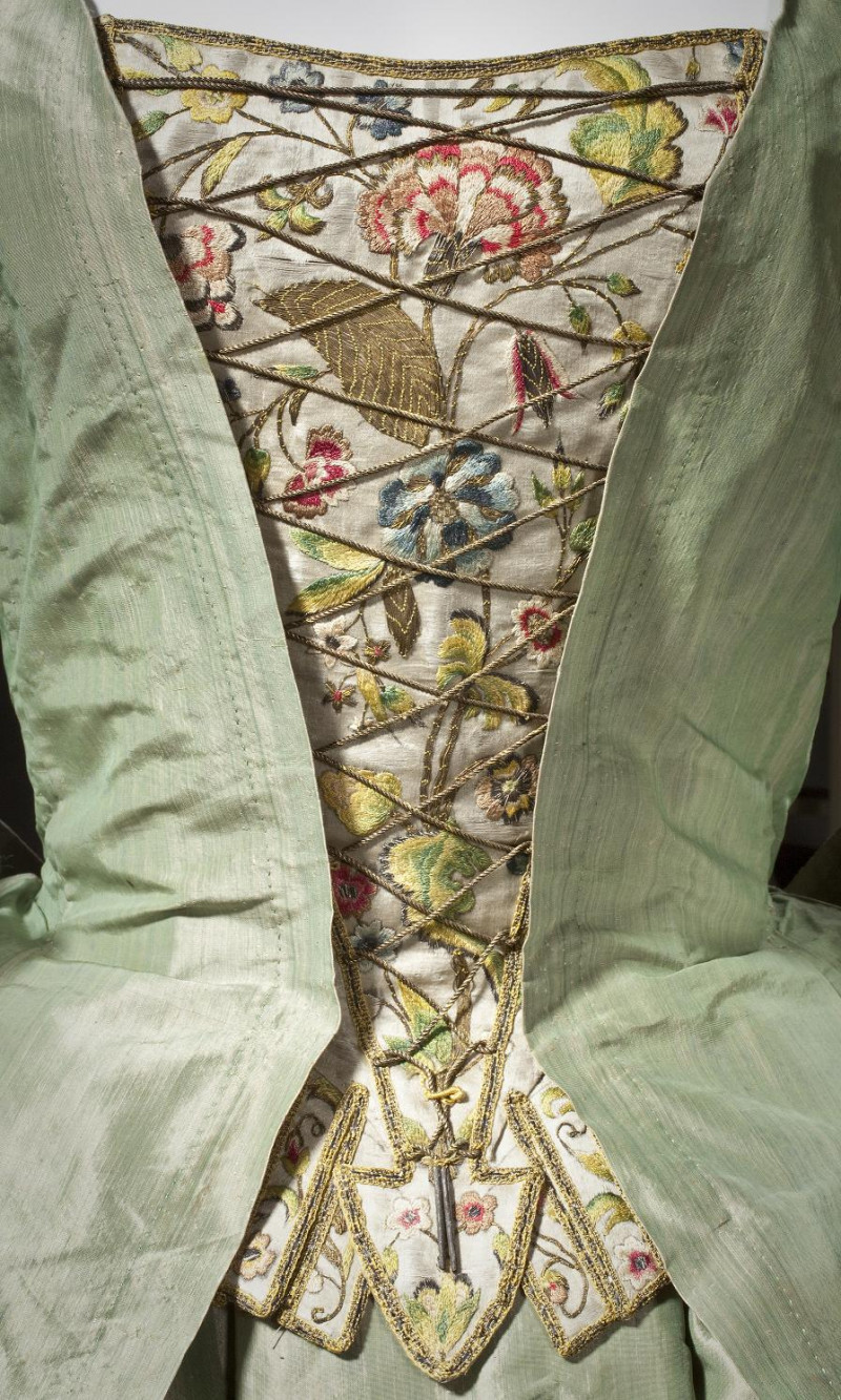 1725 French Floral Brocade